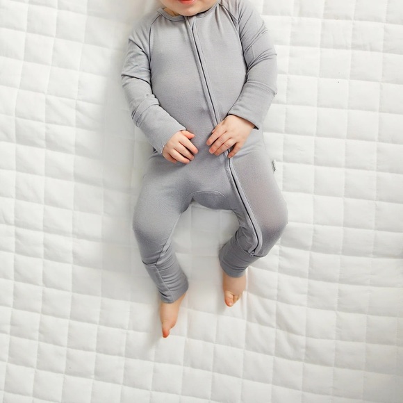 Kyte BABY Other - KYTE Baby Blue/Gray Preloved at Cozy 18-24 Mnths Kids One Piece